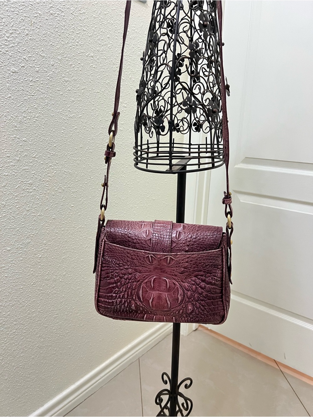 Brahmin Croc-Embossed - Picture 16 of 16